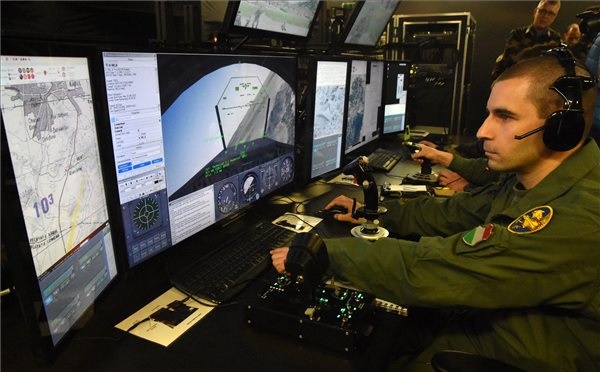 Új JTAC (előretolt repülésirányító, Joint Terminal Attack Controller) szimulátor az Ittebei Kiss József helikopterbázison