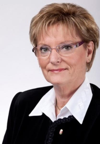 Hoffmann Rózsa a köznevelés megújulásáról beszélt Szolnokon Hoffmann Rózsa