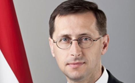 Varga Mihály Szolnokon beszélt az önkormányzati adósságkonszolidációról 