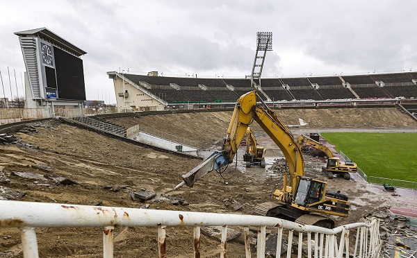 Bontják a MÁV-sporttelepet Szolnokon