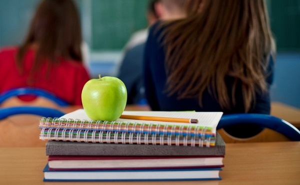 Szolnokon is segítették az iskolakezdést