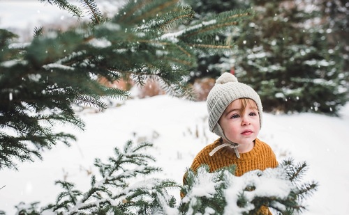 Itt az ősz: milyen babaruhát adjunk a picikre?