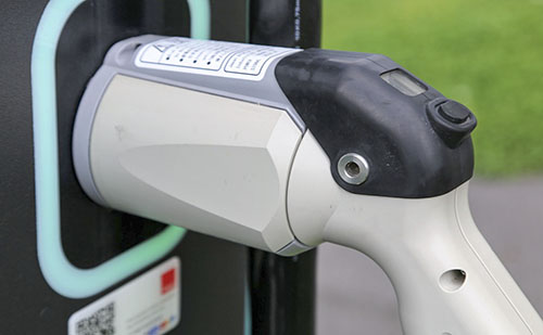 Szolnokon elektromos autóbuszok állnak forgalomba