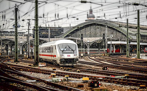 Szolnokon világszínvonalú Intercity kocsikat gyártanak