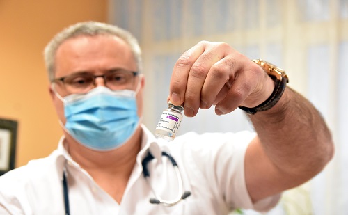 Szolnokon jó ütemben halad az oltási terv 