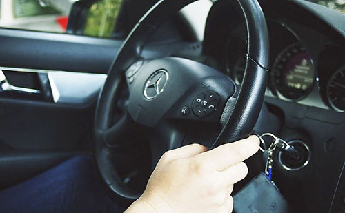 Szolnokon is elektromos járművekkel újít a Magyar Posta 